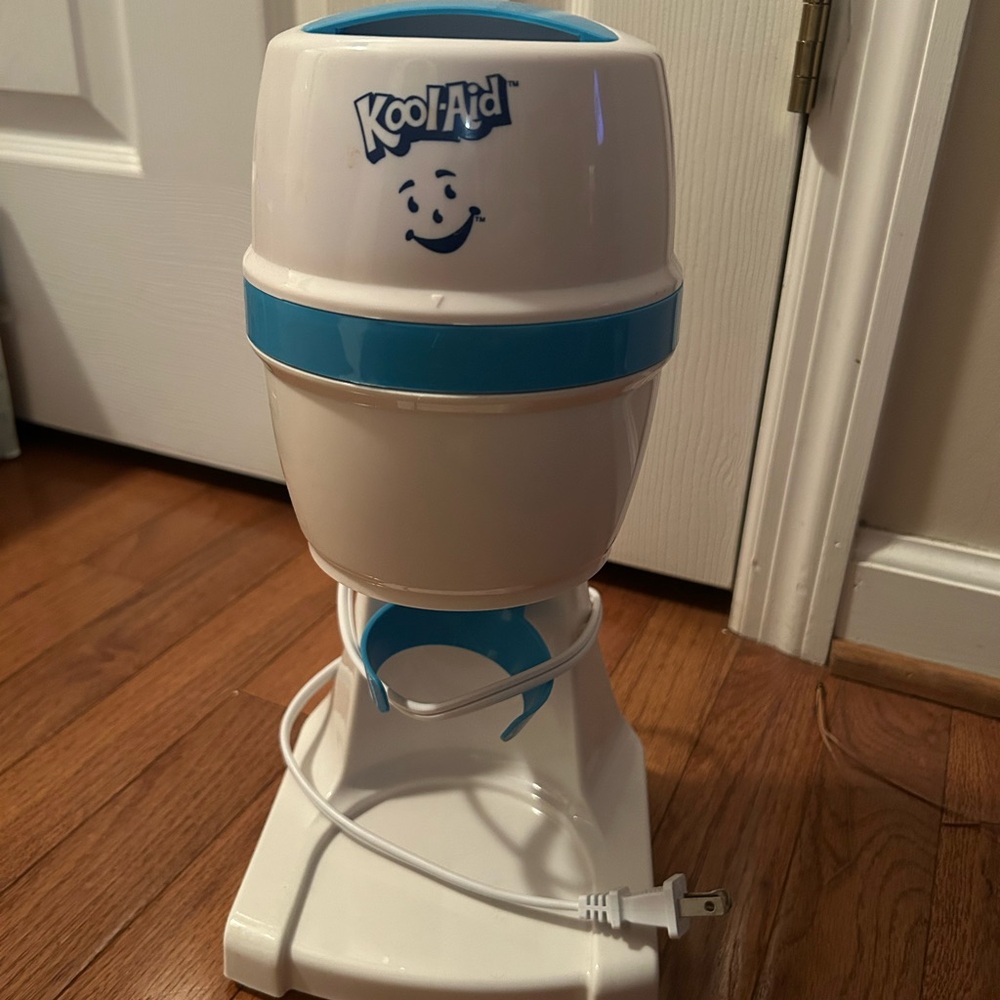 Kool-Aid Snow Cone Maker in White and Blue